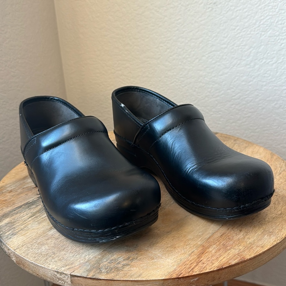 DANSKO XP Black Clogs Size 40 Slip Resistant